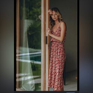 Pampelone | Alisse Tan Rust Floral Cottaggecore
Midi Dress